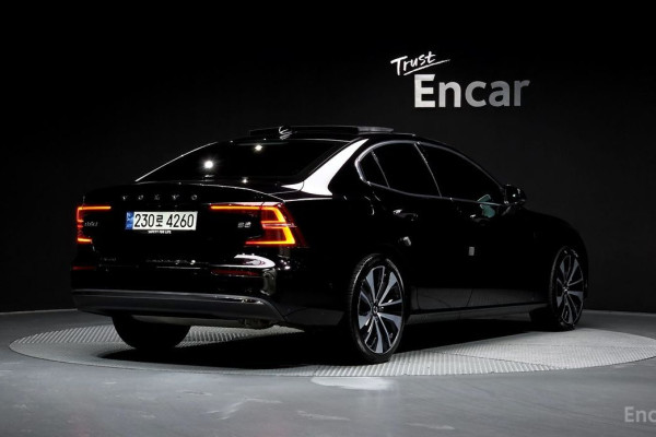 2022 Volvo S60 с пробегом 80 733 км