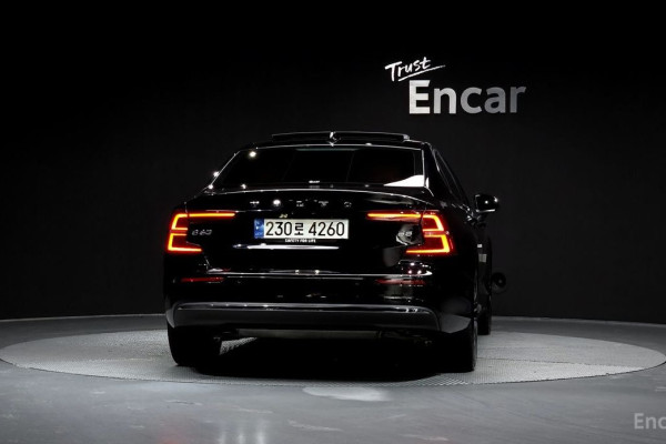 2022 Volvo S60 с пробегом 80 733 км