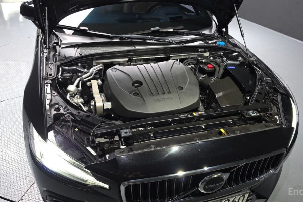 2022 Volvo S60 с пробегом 80 733 км