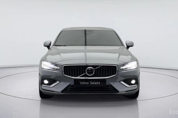 2023 Volvo S60 с пробегом 8 505 км