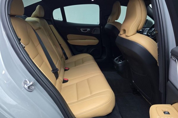 2023 Volvo S60 с пробегом 8 505 км