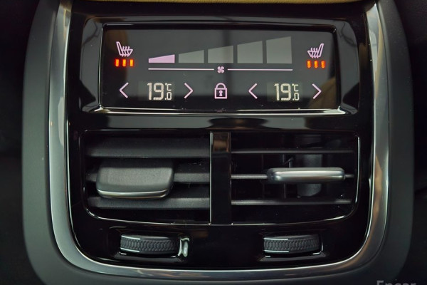 2023 Volvo S60 с пробегом 8 505 км