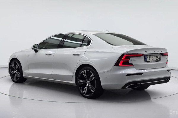 2021 Volvo S60 с пробегом 25 219 км
