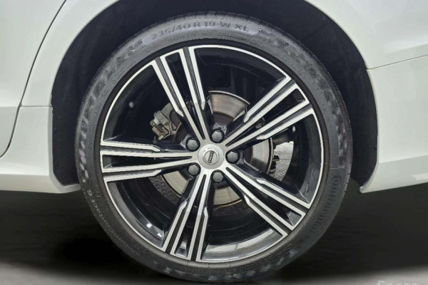 2021 Volvo S60 с пробегом 25 219 км