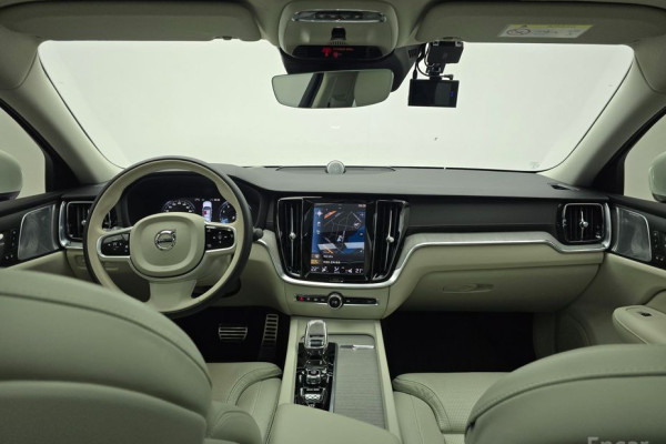 2021 Volvo S60 с пробегом 25 219 км