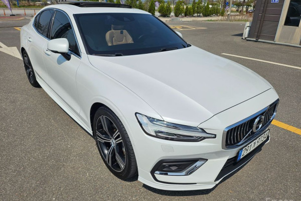 2020 Volvo S60 с пробегом 95 000 км