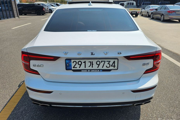 2020 Volvo S60 с пробегом 95 000 км