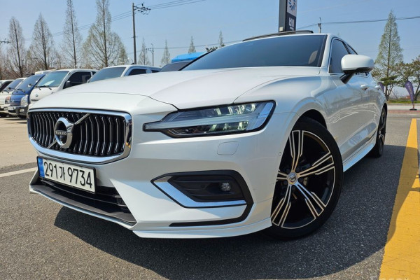 2020 Volvo S60 с пробегом 95 000 км