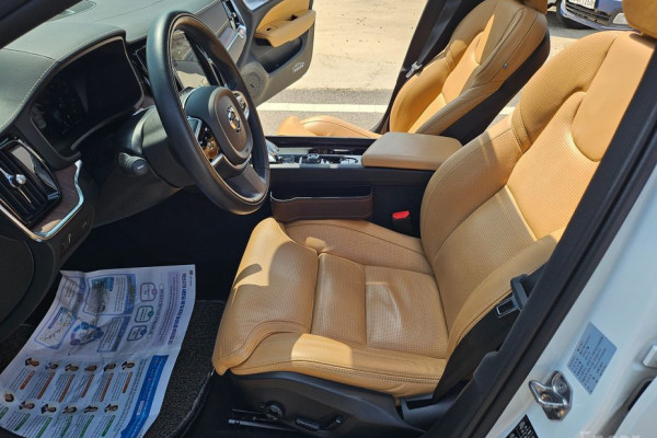 2020 Volvo S60 с пробегом 95 000 км