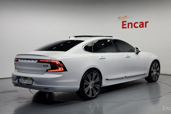 2024 Volvo S90 с пробегом 9 204 км