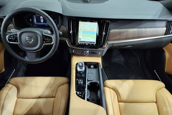 2024 Volvo S90 с пробегом 9 204 км