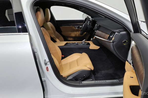 2024 Volvo S90 с пробегом 9 204 км