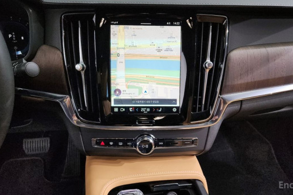 2024 Volvo S90 с пробегом 9 204 км