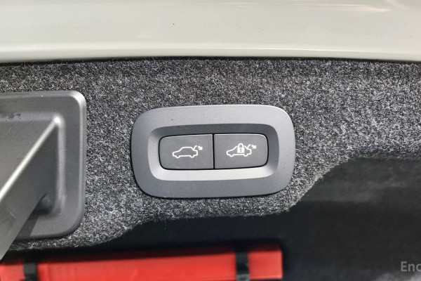 2024 Volvo S90 с пробегом 9 204 км