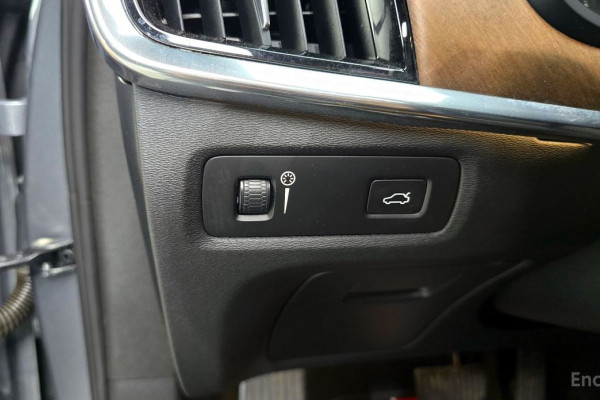 2019 Volvo S90 с пробегом 106 683 км