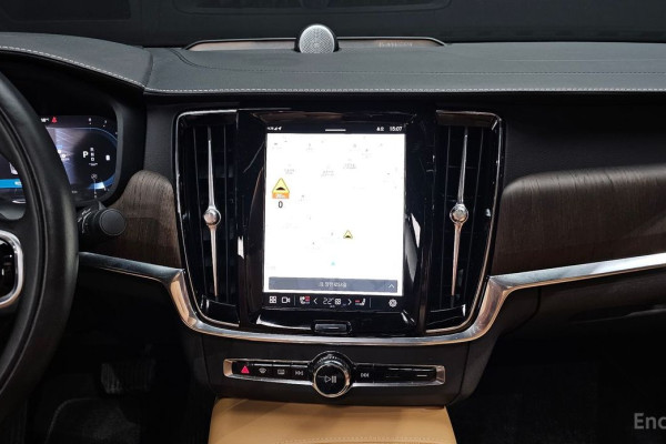 2022 Volvo S90 с пробегом 49 180 км