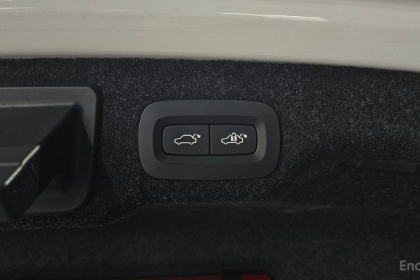 2022 Volvo S90 с пробегом 49 180 км