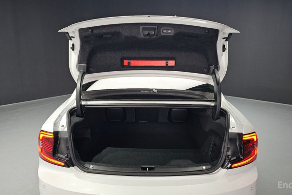 2022 Volvo S90 с пробегом 49 180 км