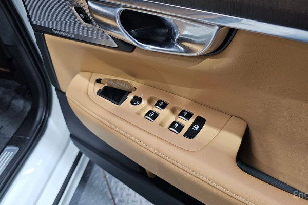 2022 Volvo S90 с пробегом 49 180 км