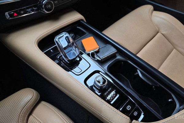 2021 Volvo S90 с пробегом 121 406 км