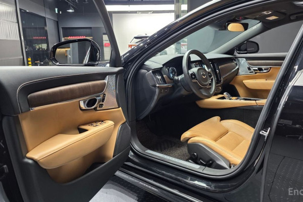 2021 Volvo S90 с пробегом 121 406 км