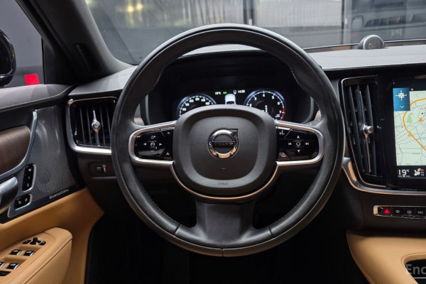 2021 Volvo S90 с пробегом 121 406 км