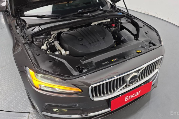 2020 Volvo S90 с пробегом 60 442 км