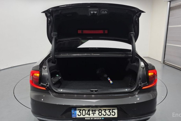 2020 Volvo S90 с пробегом 60 442 км