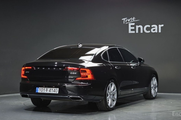2017 Volvo S90 с пробегом 227 473 км