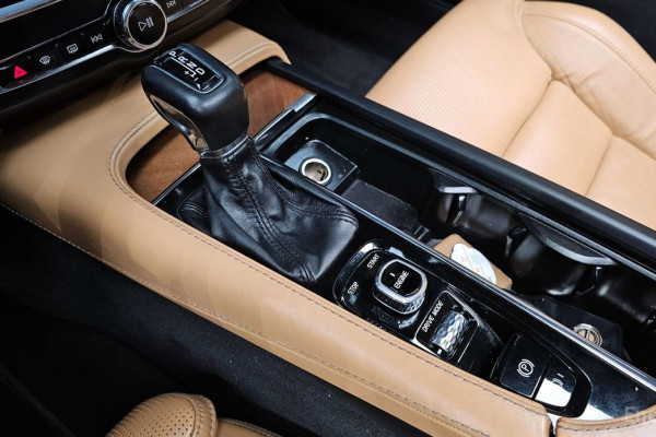 2017 Volvo S90 с пробегом 227 473 км