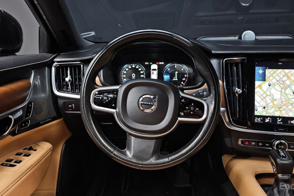 2017 Volvo S90 с пробегом 227 473 км