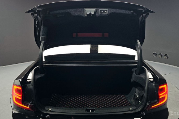 2017 Volvo S90 с пробегом 227 473 км