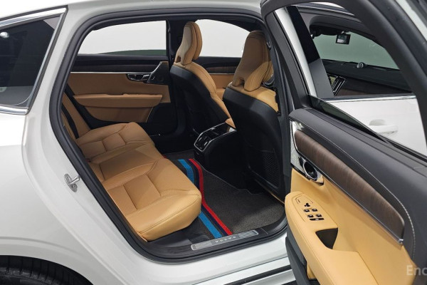 2024 Volvo S90 с пробегом 13 537 км