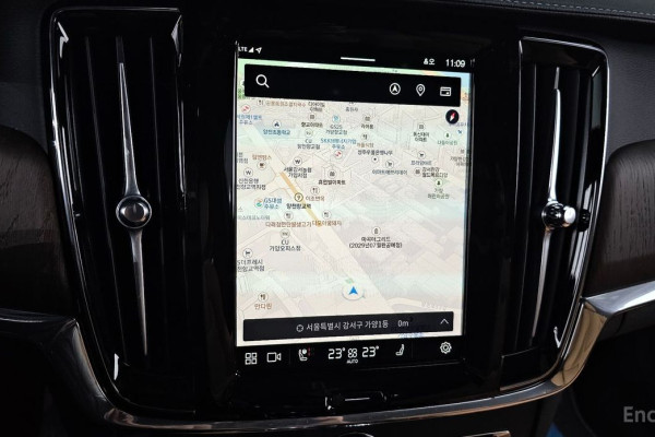 2024 Volvo S90 с пробегом 13 537 км