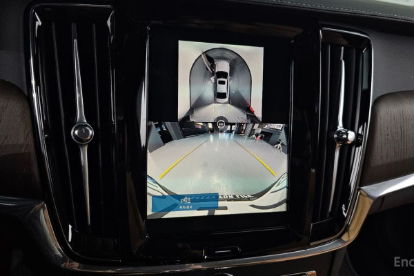 2024 Volvo S90 с пробегом 13 537 км