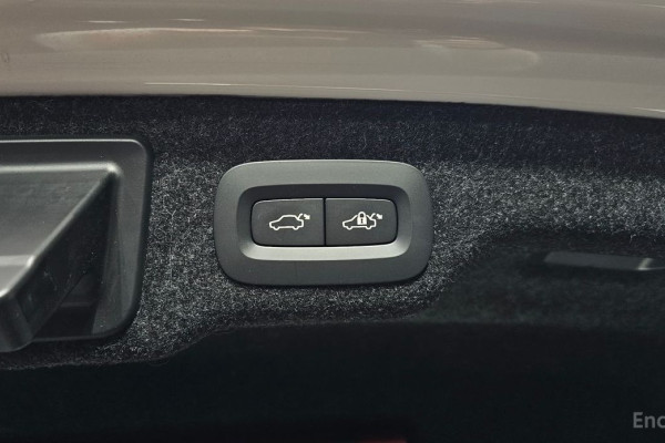 2024 Volvo S90 с пробегом 13 537 км