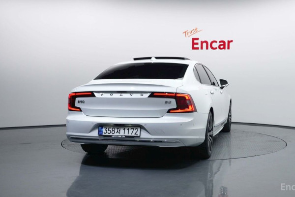 2022 Volvo S90 с пробегом 9 088 км