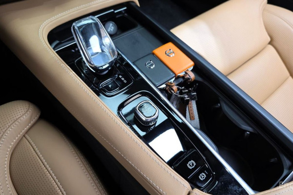 2022 Volvo S90 с пробегом 9 088 км