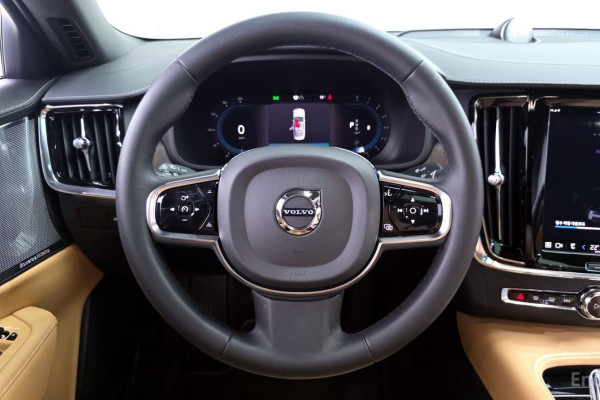 2022 Volvo S90 с пробегом 9 088 км