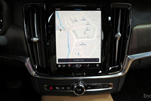 2022 Volvo S90 с пробегом 9 088 км