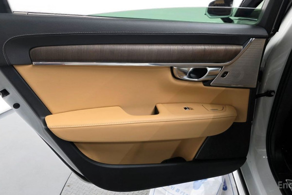 2022 Volvo S90 с пробегом 9 088 км