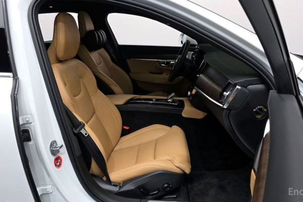 2022 Volvo S90 с пробегом 9 088 км
