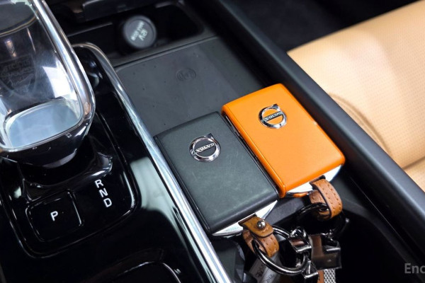 2022 Volvo S90 с пробегом 9 088 км