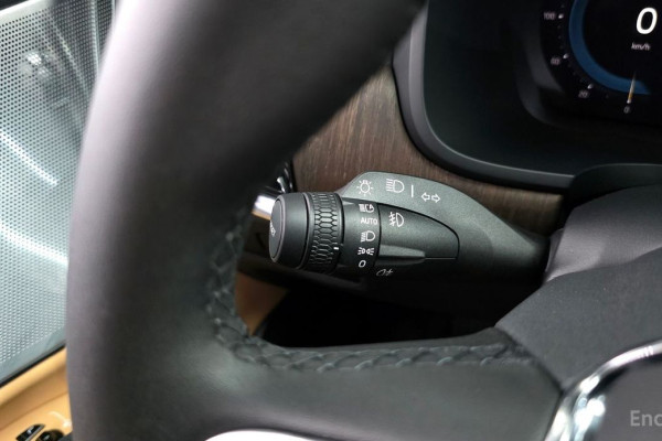 2022 Volvo S90 с пробегом 9 088 км