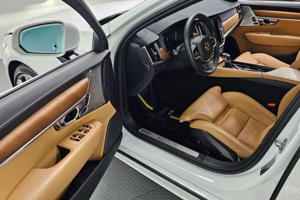 2019 Volvo S90 с пробегом 56 295 км
