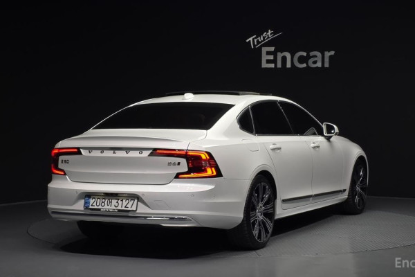 2024 Volvo S90 с пробегом 12 827 км