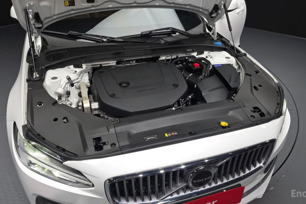 2024 Volvo S90 с пробегом 12 827 км