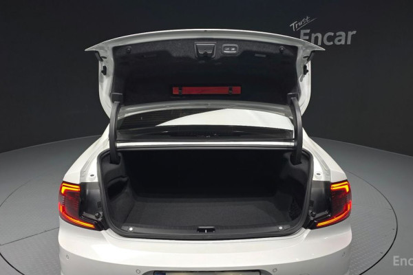 2024 Volvo S90 с пробегом 12 827 км