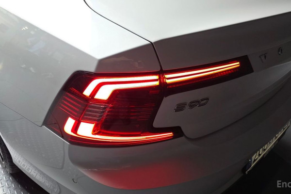 2024 Volvo S90 с пробегом 12 827 км