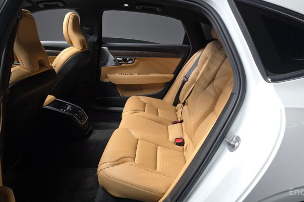 2024 Volvo S90 с пробегом 12 827 км